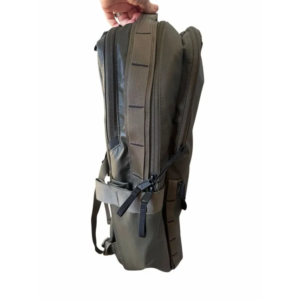 North Face Backpack Base Camp‎ Voyager NEW Daypack New Taupe Green TNF Black